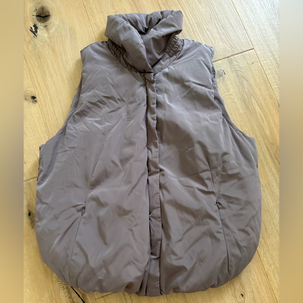 GAP Taupe Puffer Vest